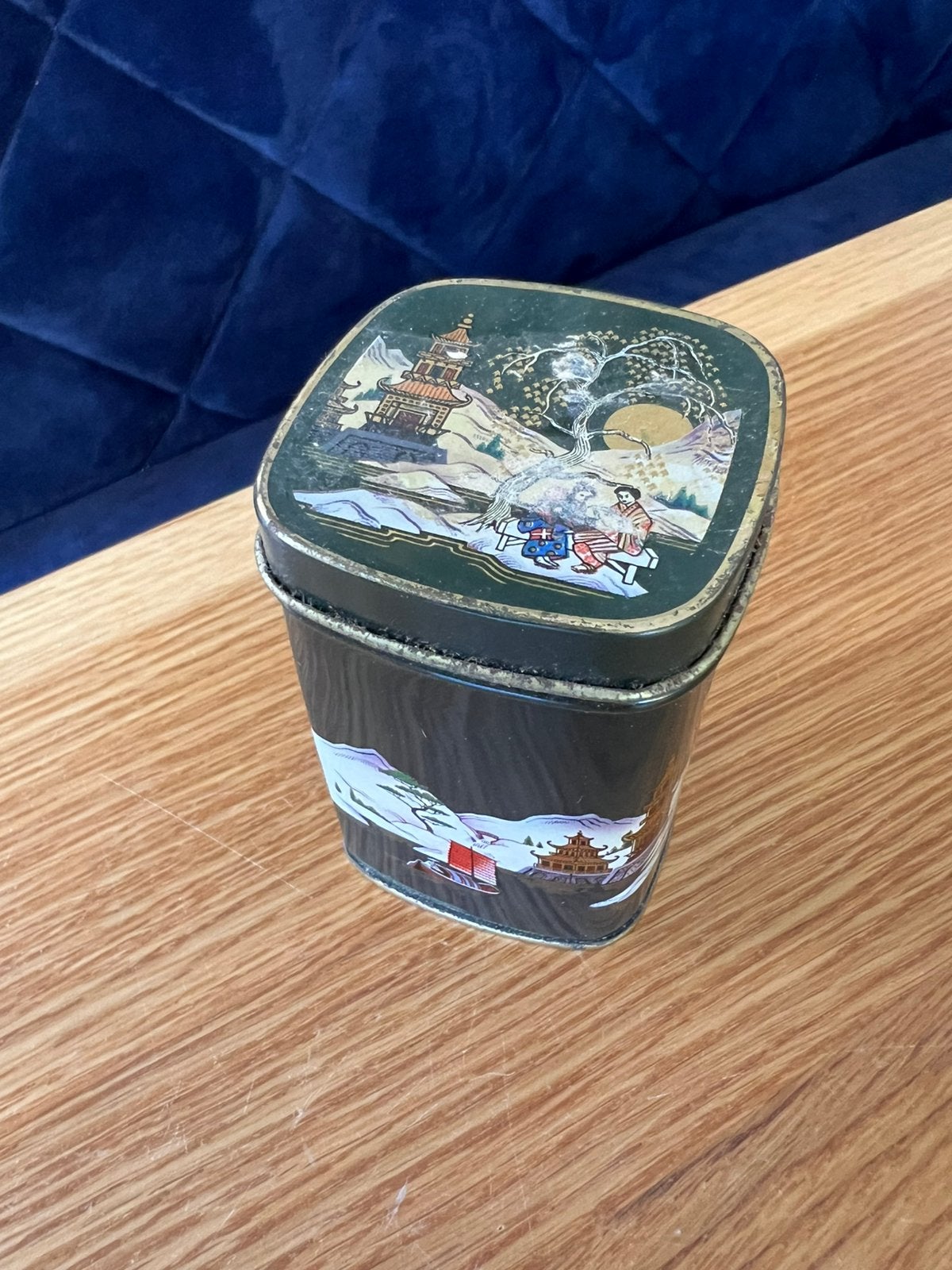 Vintage klein Engels theeblikje met Aziatisch decor, Verzamelen, Ophalen of Verzenden, Zo goed als nieuw, Overige