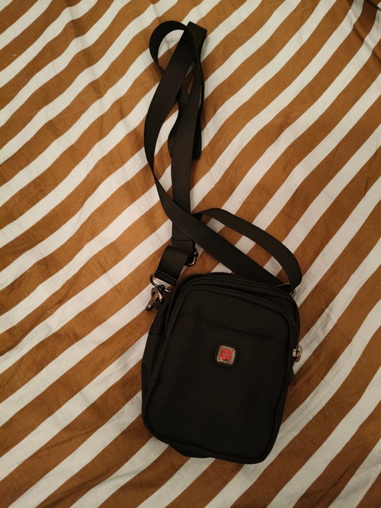 Swissgear Compact Crossbody Bag - Durable & Practical, Ophalen of Verzenden, Zwart, Overige merken