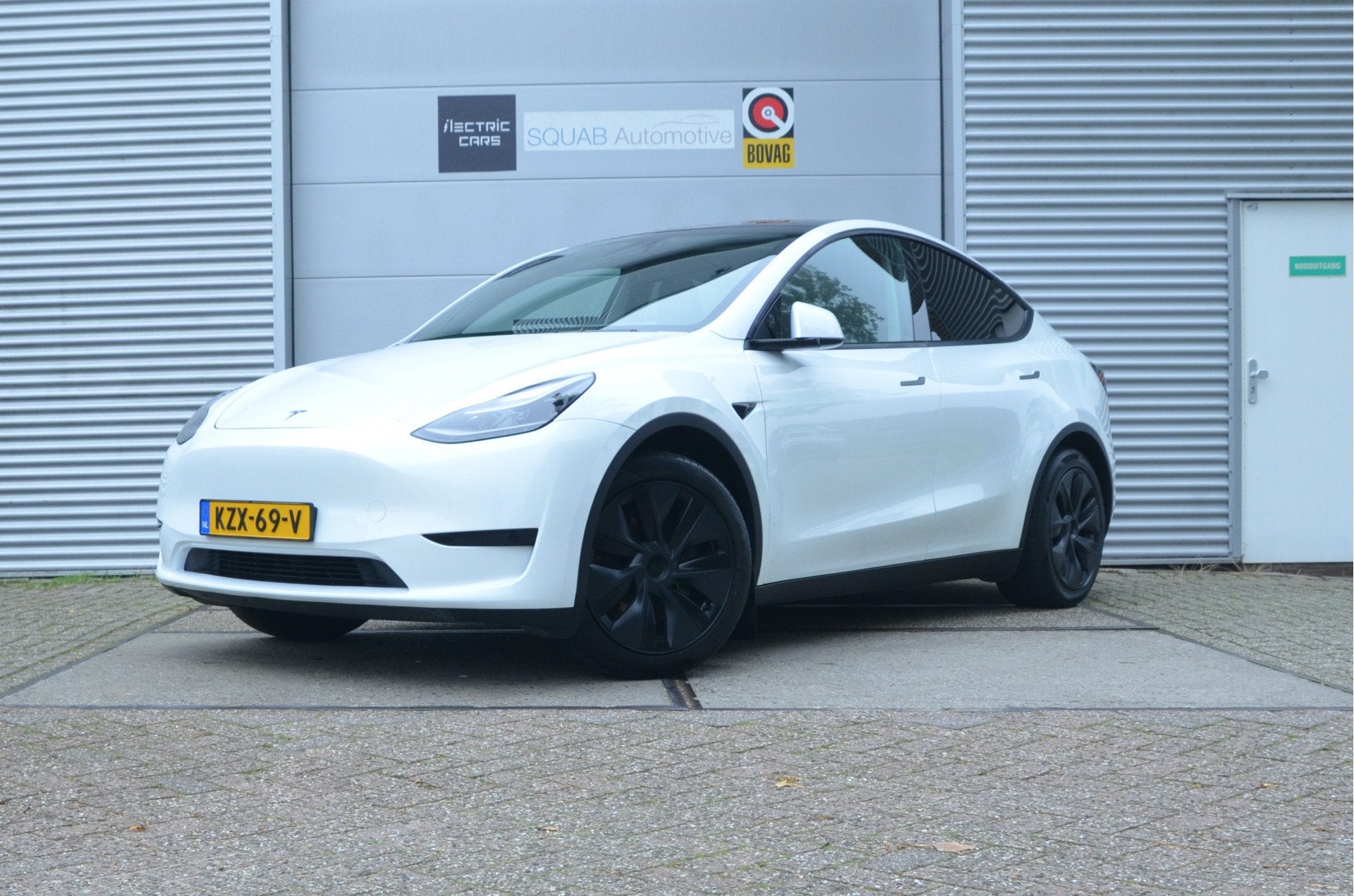 Tesla Model Y RWD 58 kWh Enhanced AutoPilot4.0 (twv 3.800,-,