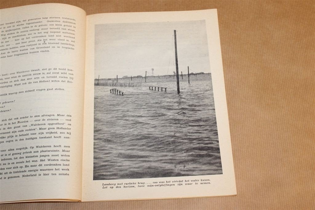 Water over Walcheren — Verdronken Land [Vintage 1945], Ophalen of Verzenden, Gelezen