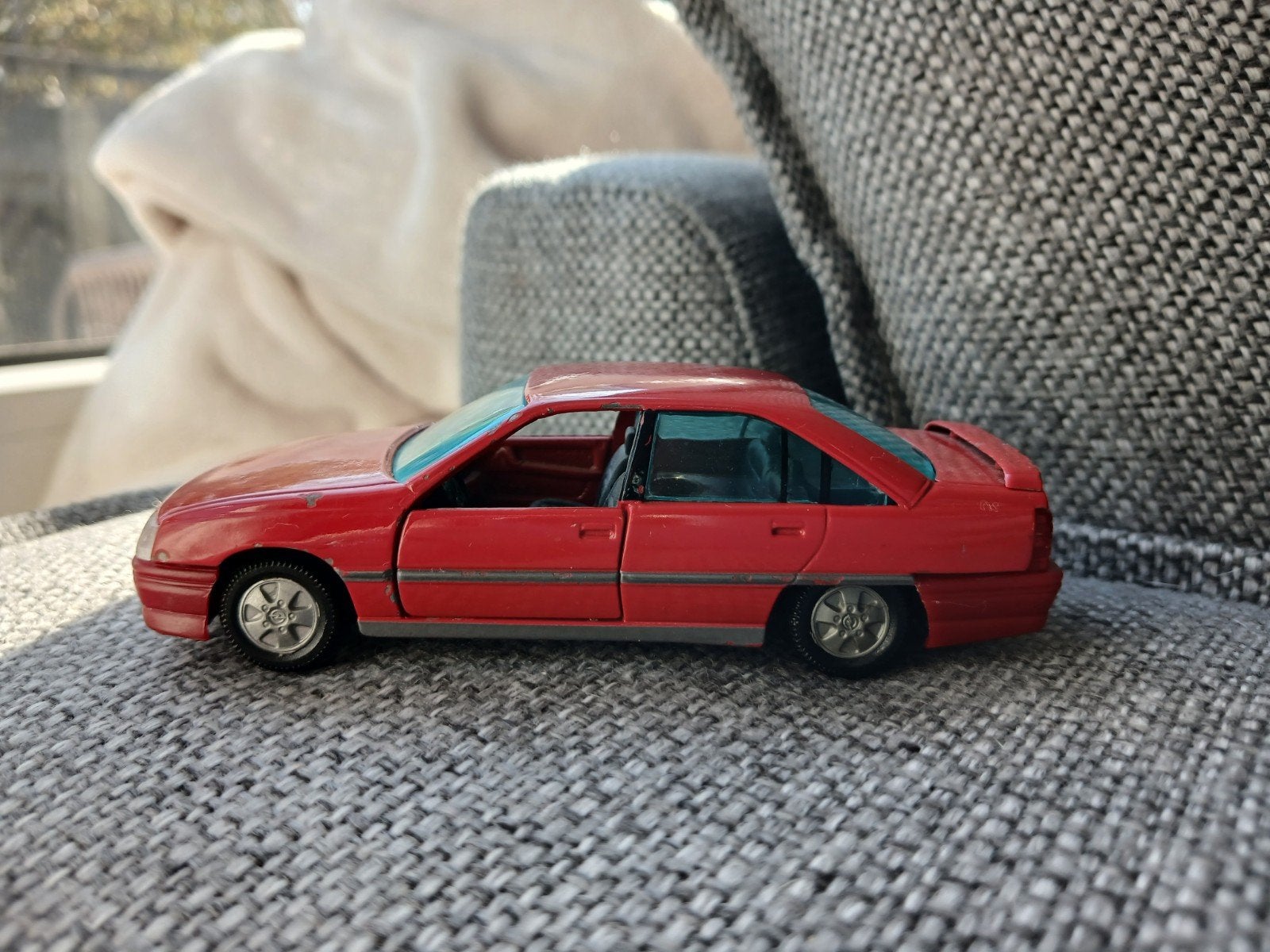 Gama Opel Omega 3000 schaal 1:43 - Made in West Germany, Ophalen of Verzenden, Gebruikt, Auto, Gama