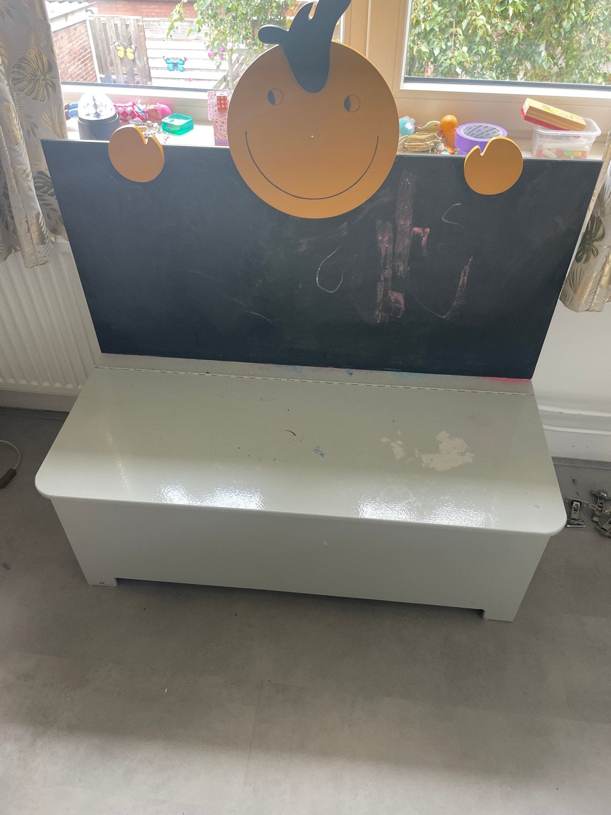 Speelgoedkist met krijtbord en vrolijke decoratie, Ophalen, Gebruikt, Overige typen
