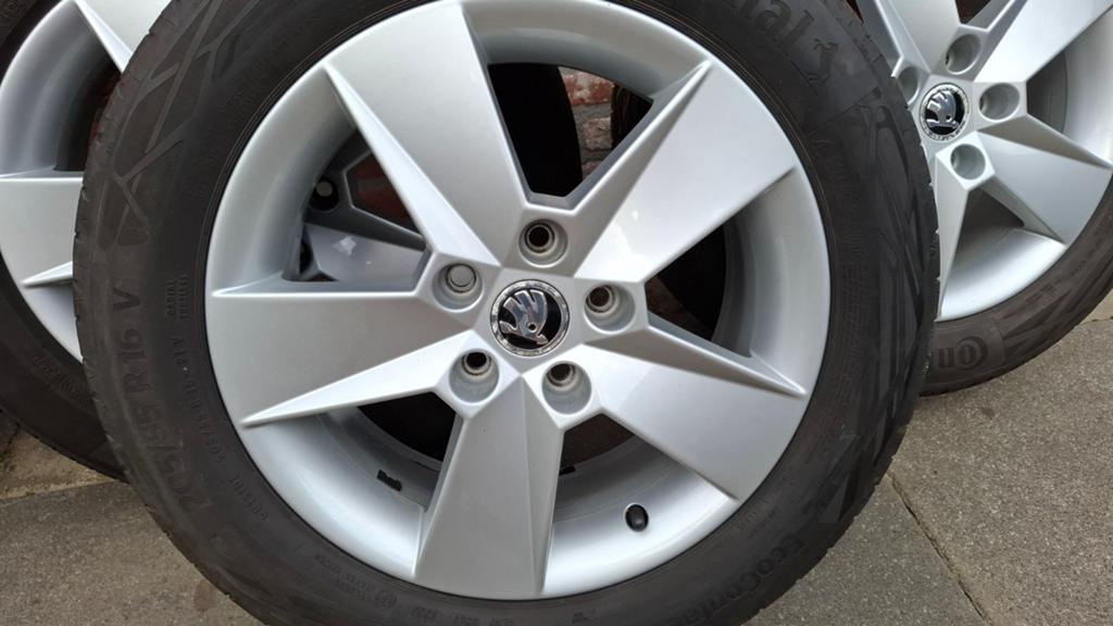 5x112 Originele Skoda Octavia 16 inch zomerbanden, Auto-onderdelen, Banden en Velgen, Ophalen, 16 inch, 205 mm, Zomerbanden