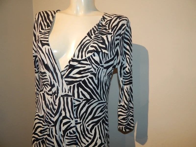 Diane von Furstenberg zwart wit zebra look jurk voorjaar M, Maat 38/40 (M), Diane Von Furstenberg, Zo goed als nieuw, Knielengte
