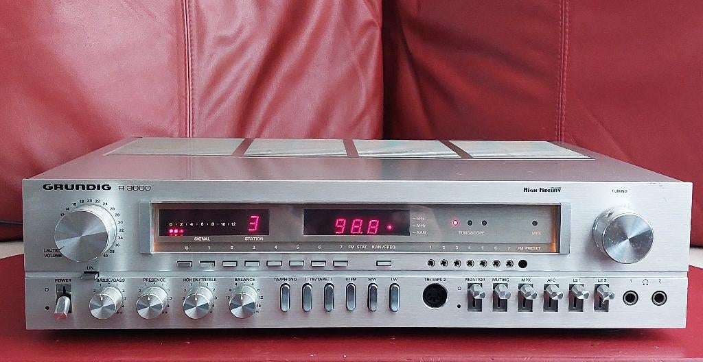 GRUNDIG RECEIVER R3000, Gebruikt, 60 tot 120 watt, Stereo, Ophalen