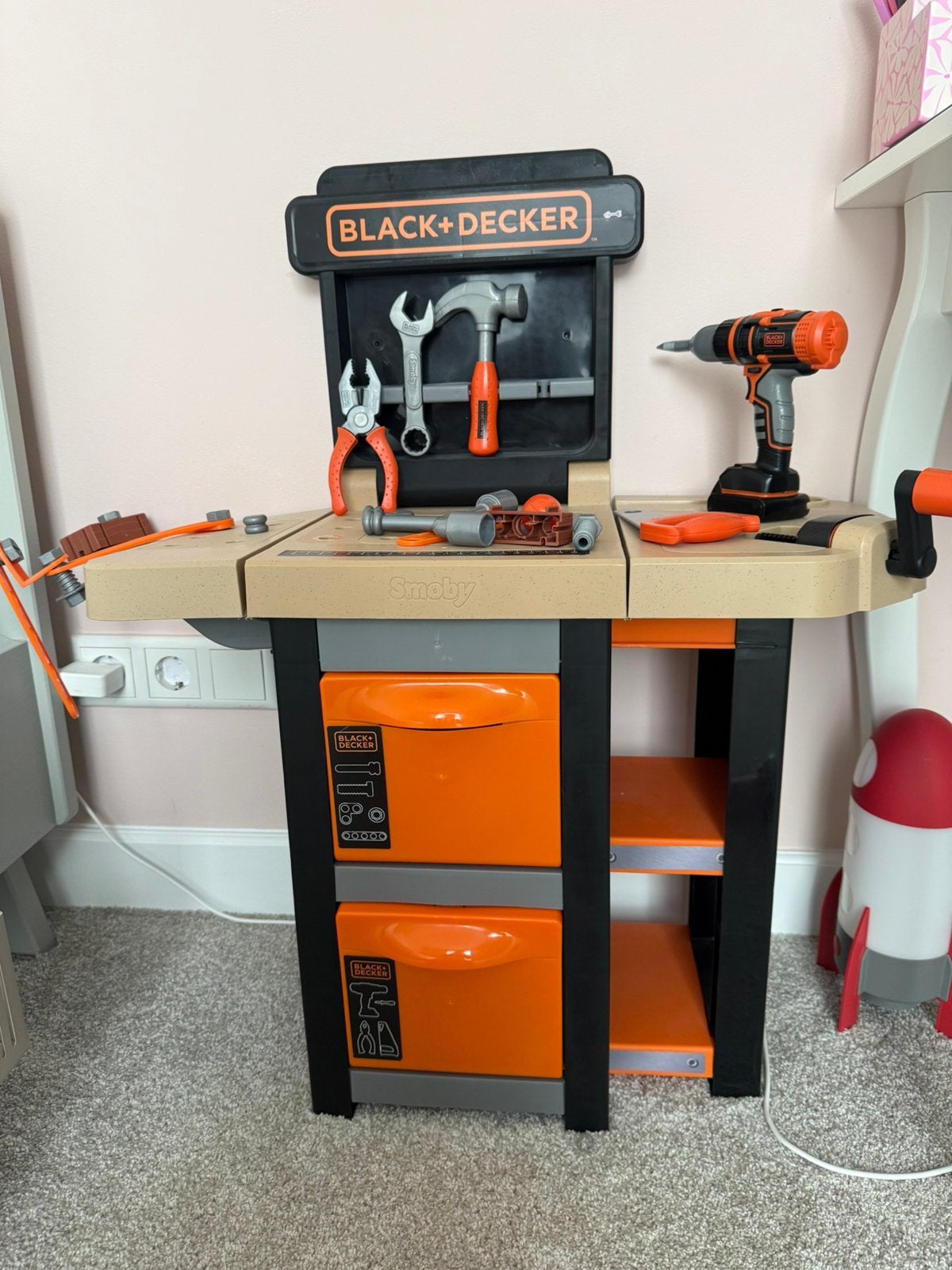 Smoby Black + Decker werkbank zgan, Kinderen en Baby's, Speelgoed | Speeltafels, Ophalen, Zo goed als nieuw
