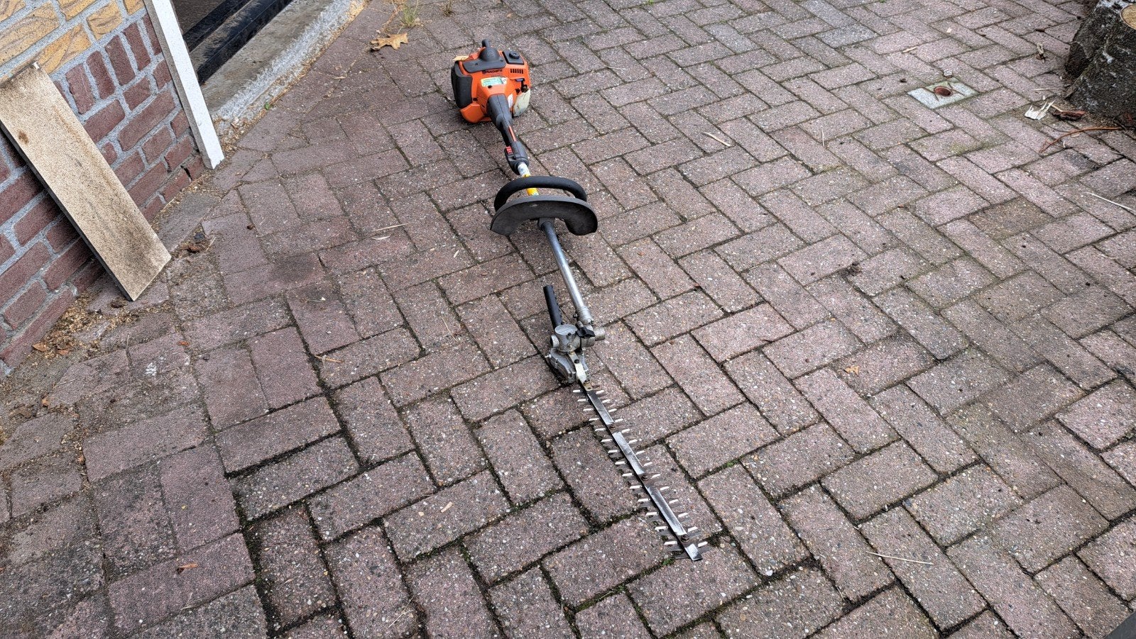 Husqvarna 325 HE3 stokheggenschaar met garantie, Tuin en Terras, Heggenscharen, Ophalen, 325 HE3, Benzine, Gebruikt