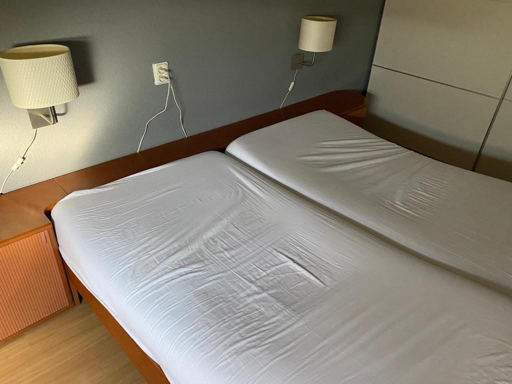 Auping Auronde 2 persoonsbed 180x200 kersenhout, Ophalen, Bruin, Tweepersoons, 180 cm