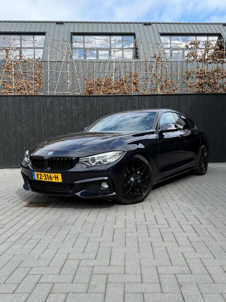 BMW 4-Serie | M-pakket | Panoramadak | Afneembare trekhaak, Auto's, Automaat, Zwart, Zwart, Origineel Nederlands