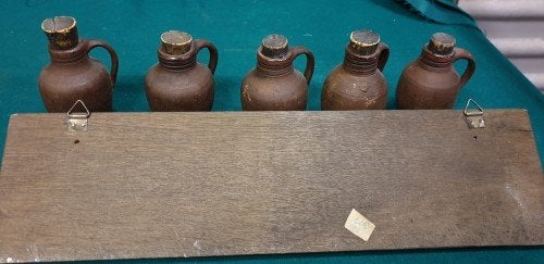 Kruiken aan een rekje uit 1960, Ophalen of Verzenden, 'T Olde Gre-j, Info@toldegrej.nl, Endepoelstraat 20f Didam