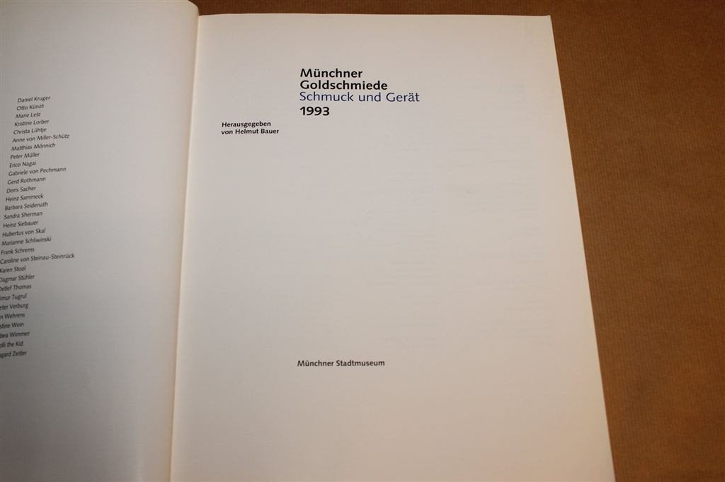 Münchner Goldschmiede — Sieraden en Edelsmeedkunst 1993, Boeken, Ophalen of Verzenden, Gelezen