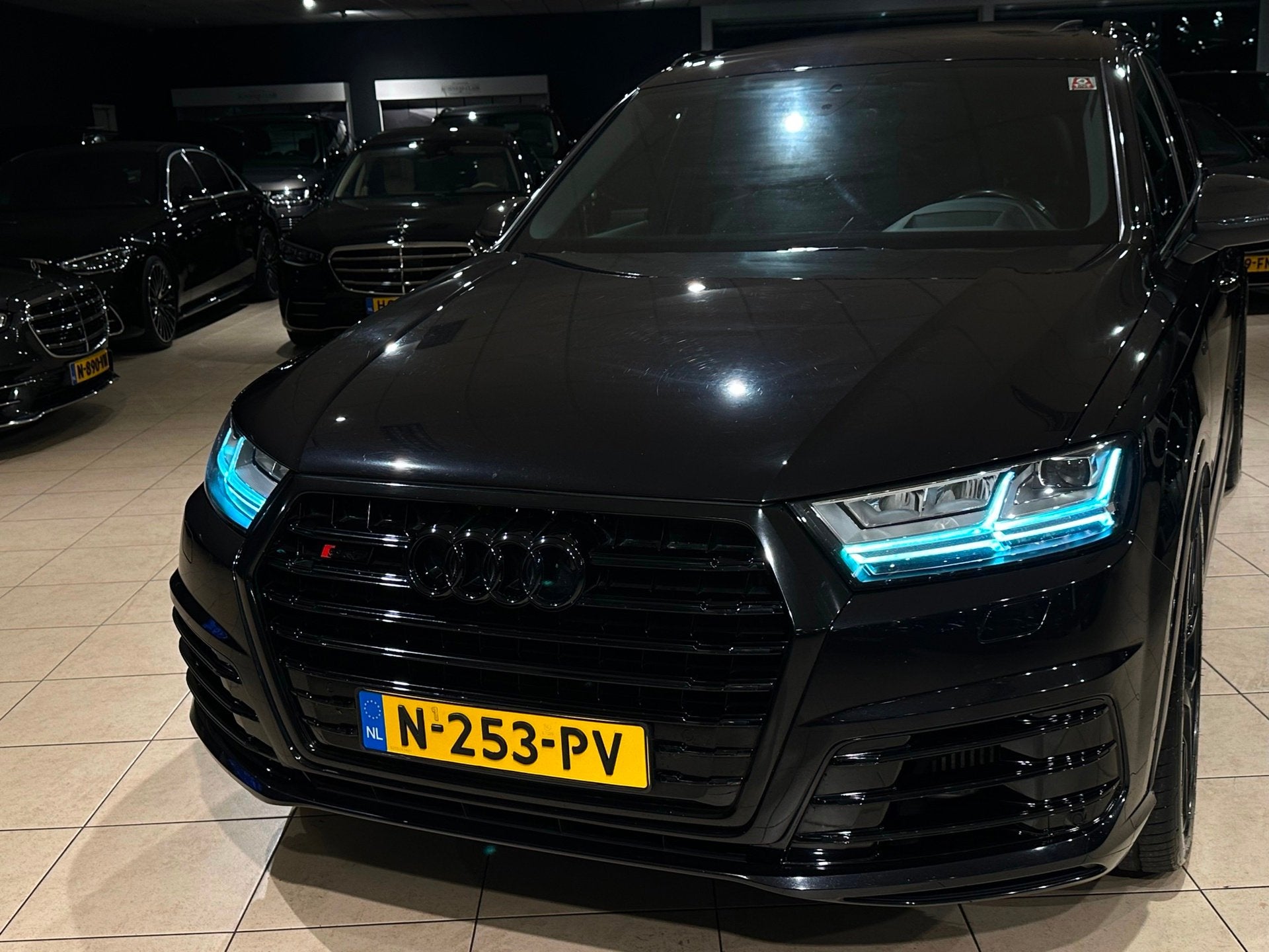 Audi SQ7 4.0 TDI Quattro Pro Line + Panorama/HUD/Black Editi, Auto's, SQ7, 435 pk, Gebruikt, 2245 kg