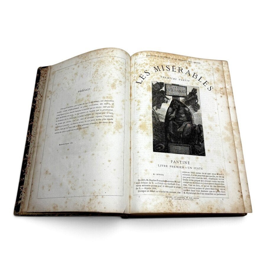 Weegschaal & boek ‘Les Miserables’, 1865, Antiek en Kunst, Ophalen of Verzenden