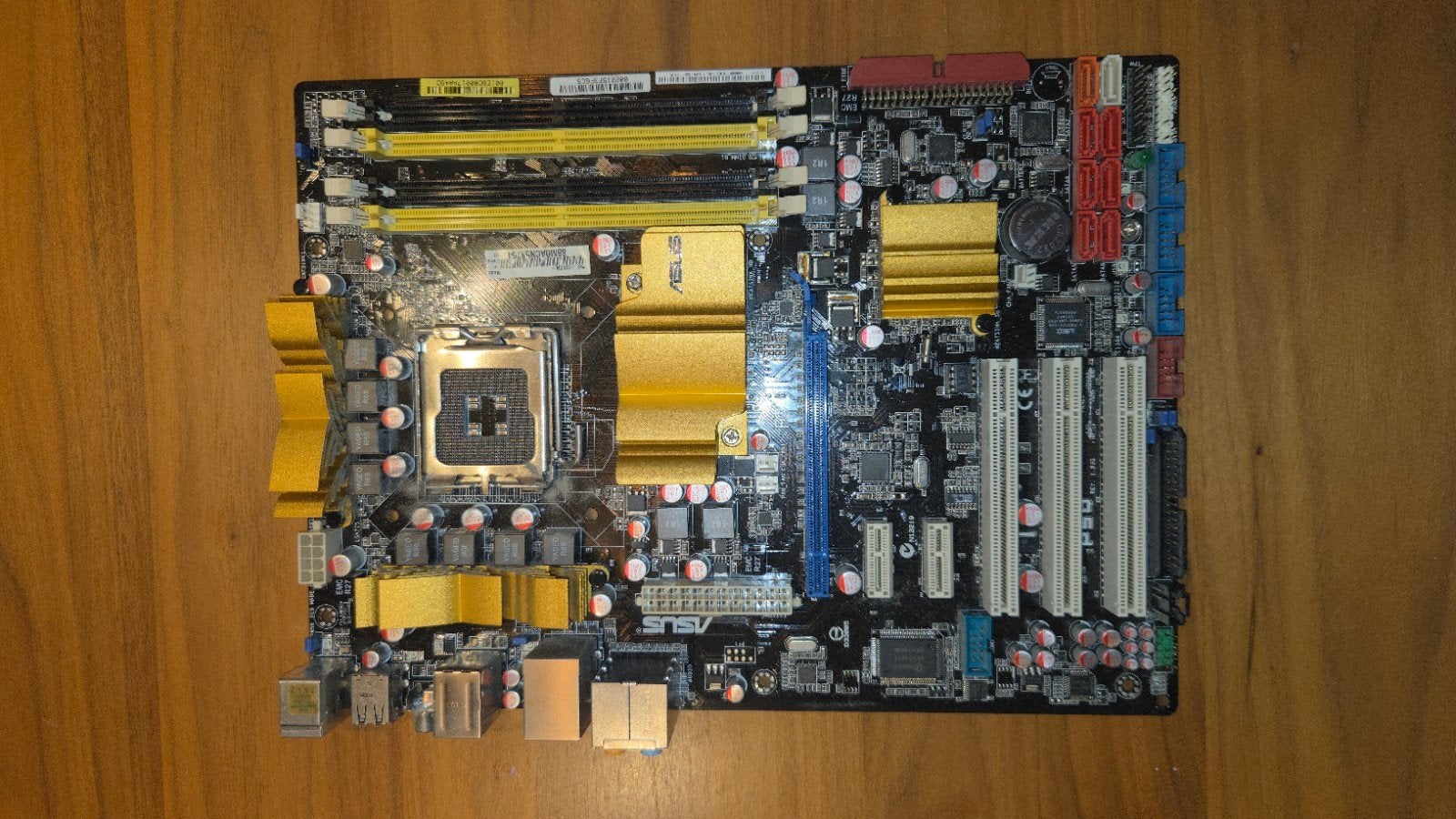 ASUS P5Q moederbord LGA775 – Intel Core 2 Quad / Duo – DDR2, Gebruikt, Ophalen of Verzenden, DDR2, ATX