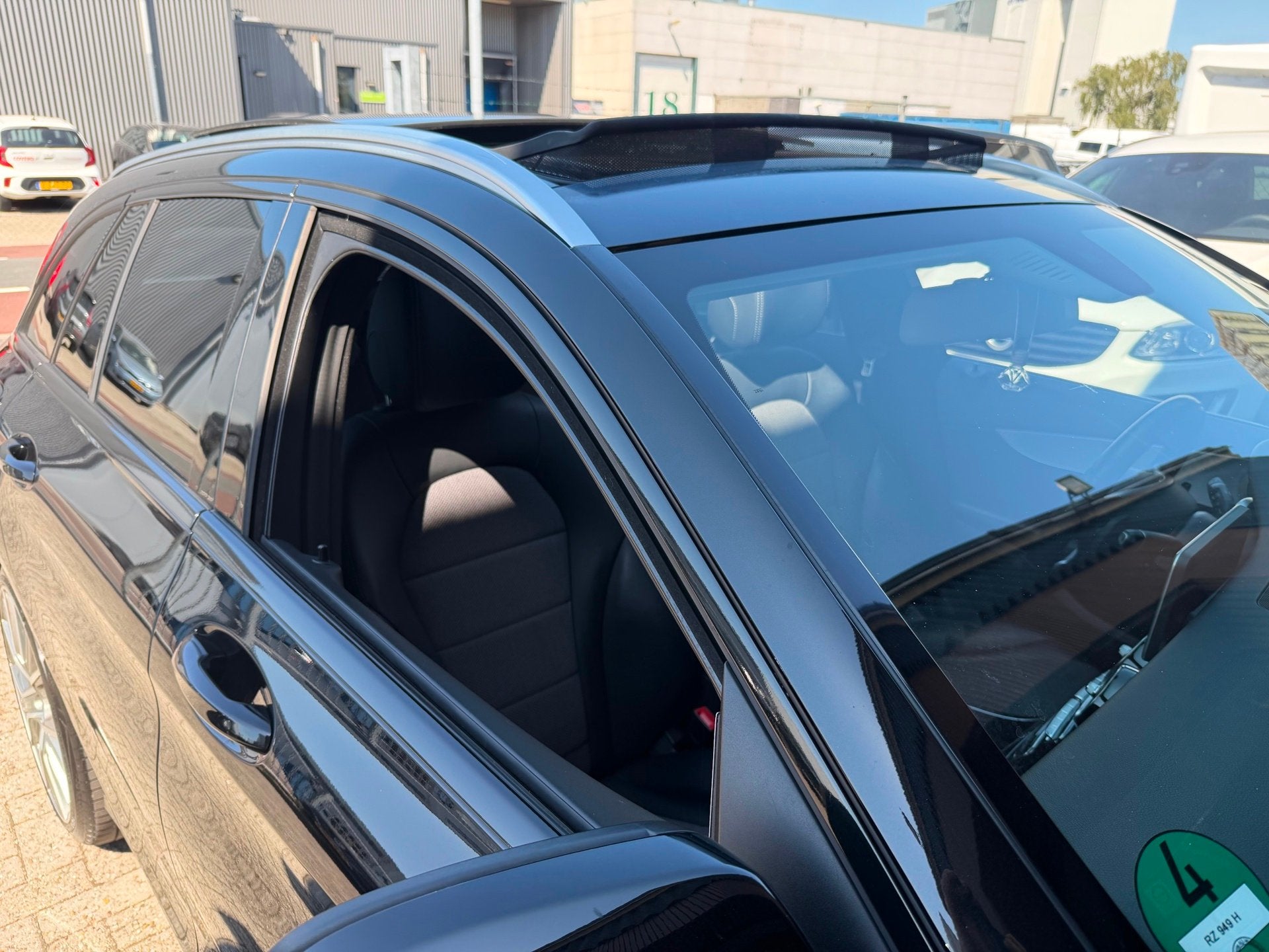 Mercedes-Benz C-klasse Estate C180 Business Solution Panodak, Auto's, Automaat, Achterwielaandrijving, Leder en Stof, Zwart