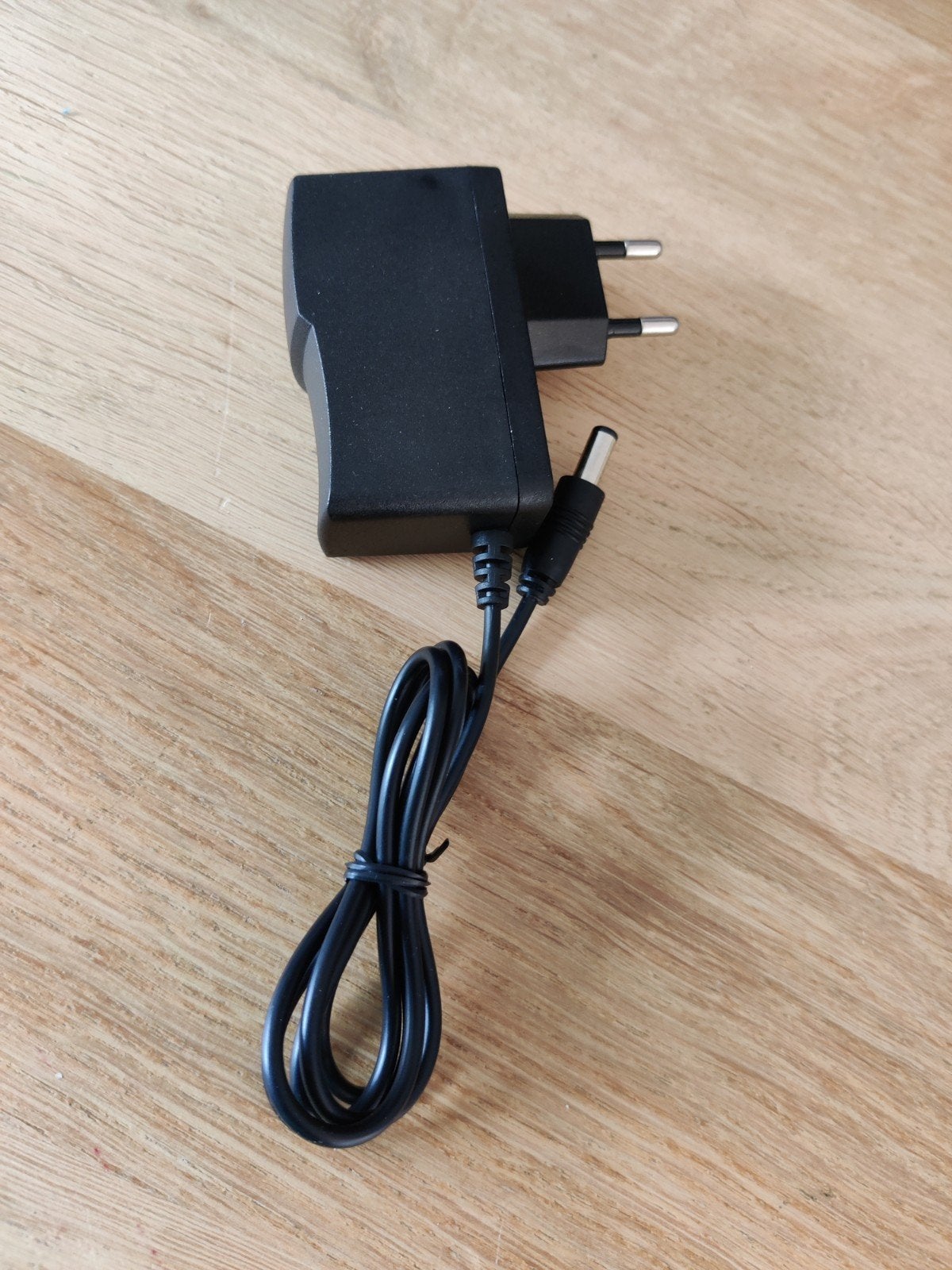AC/DC Adapter, voeding 5V 2A ., Ophalen of Verzenden, Nieuw