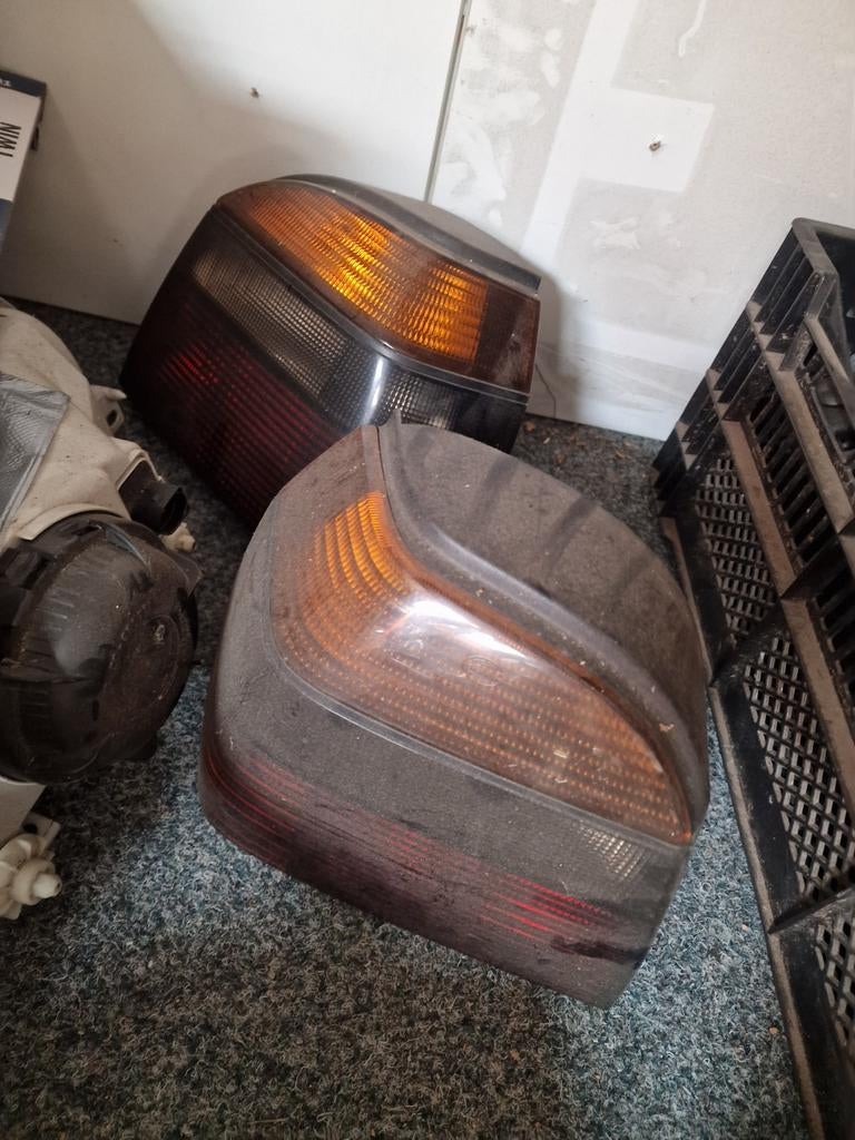 Volkswagen golf 3 hella achterlichten donker + 1 glazen kopl, Ophalen, Volkswagen