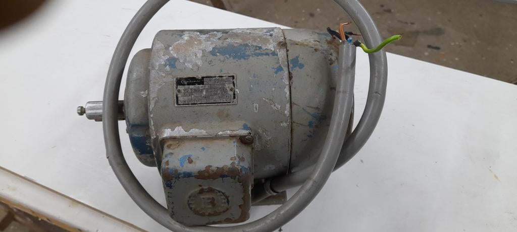 elektromotor 0.75kW  1400 toeren, Doe-het-zelf en Verbouw, Motoren, Ophalen, Gebruikt, Elektromotor