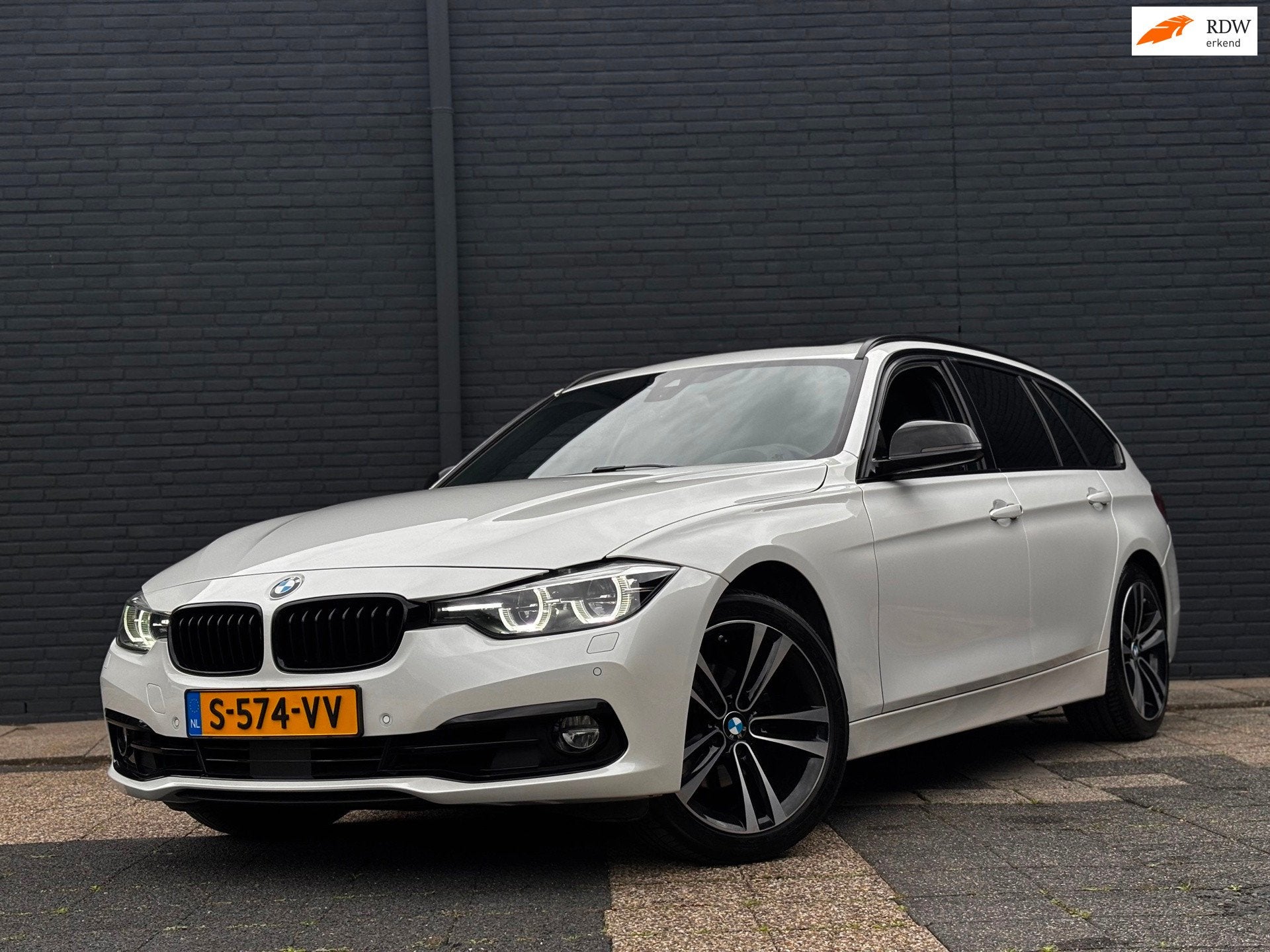 BMW 3-serie Touring 320i xDrive M Sport Edition | Pano | HUD, Automaat, 1998 cc, 15 km/l, 4 cilinders