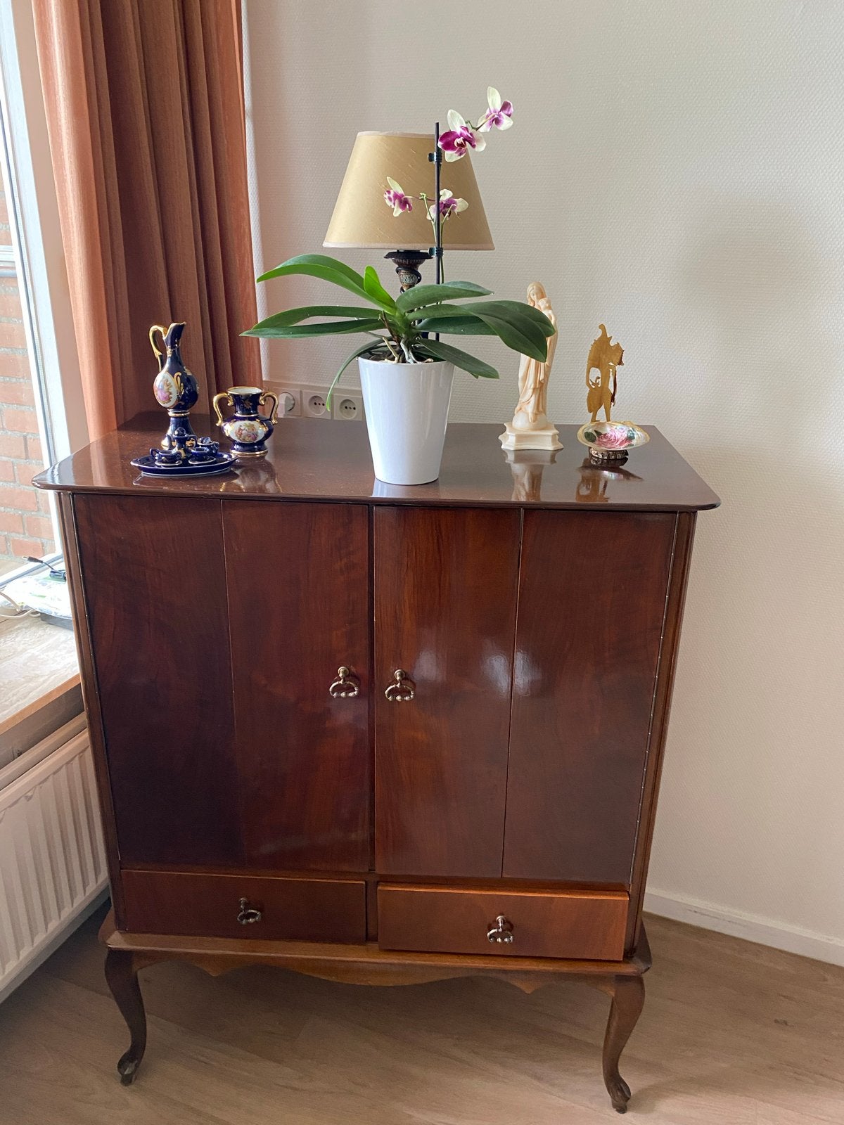Vintage notenhouten tv kastje - beschadigd-, Ophalen, Gebruikt, 100 tot 150 cm, 50 tot 100 cm