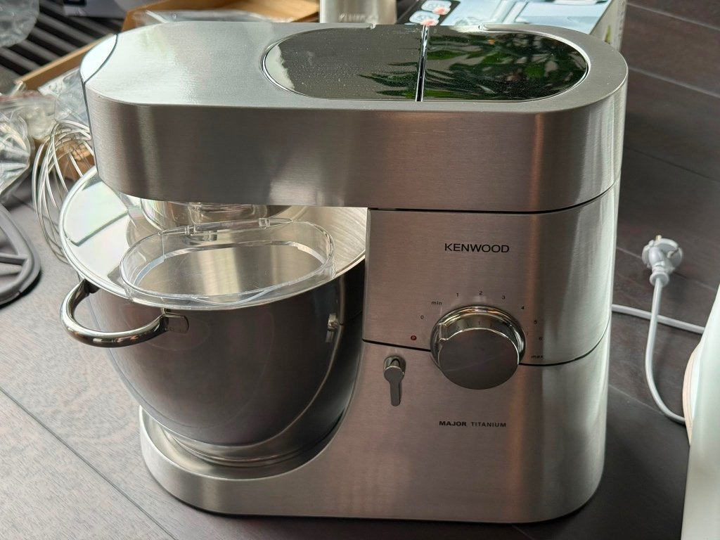 Kenwood major titanium, Witgoed en Apparatuur, Keukenmixers, Ophalen, 4 liter of meer, Gebruikt, 3 snelheden of meer