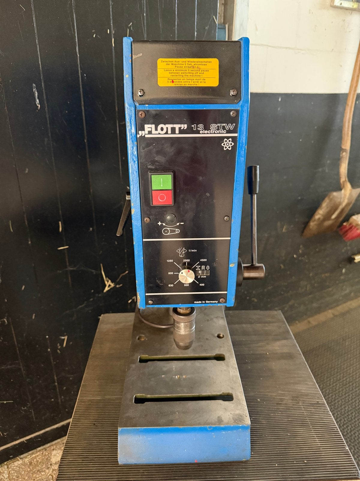 FLOTT 13 STW Electronic Kolomboormachine, Ophalen, Variabele snelheid, Zo goed als nieuw, Minder dan 400 watt