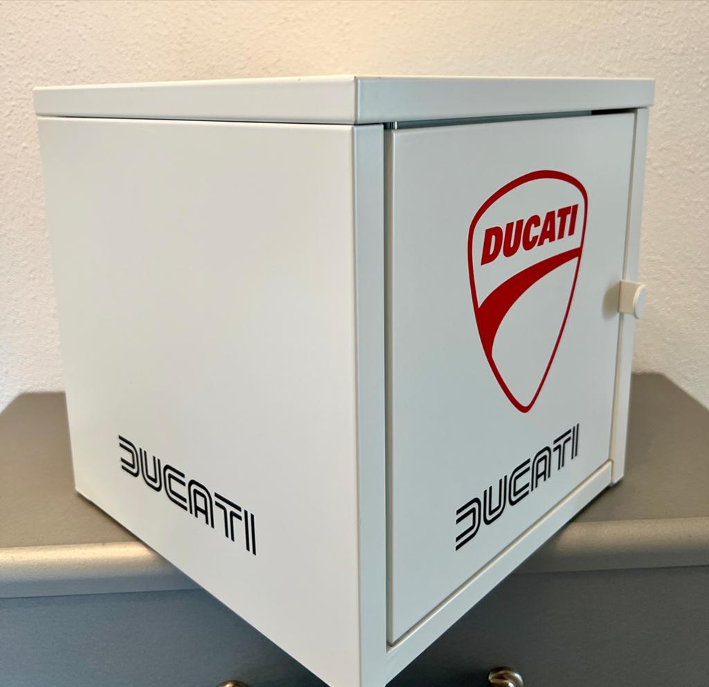 Ducati Locker, Ophalen of Verzenden, Zo goed als nieuw, Motoren