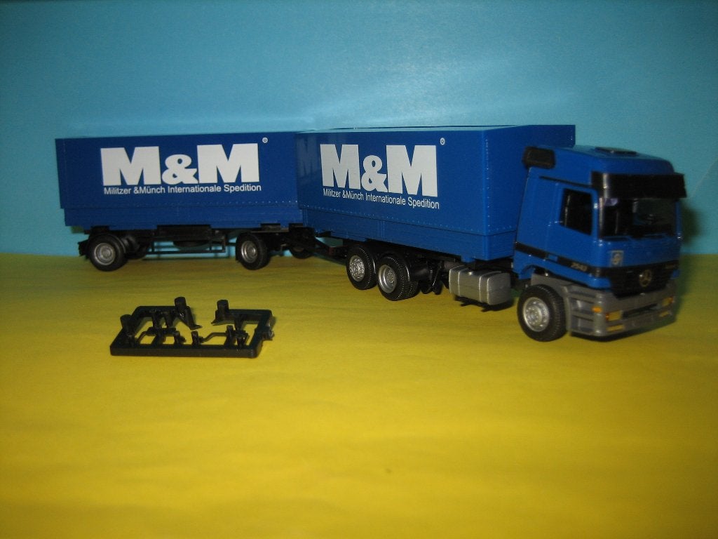 M & M  MERCEDES combi  met afzet-bakken  AWM, Ophalen of Verzenden, Zo goed als nieuw, Bus of Vrachtwagen, AWM