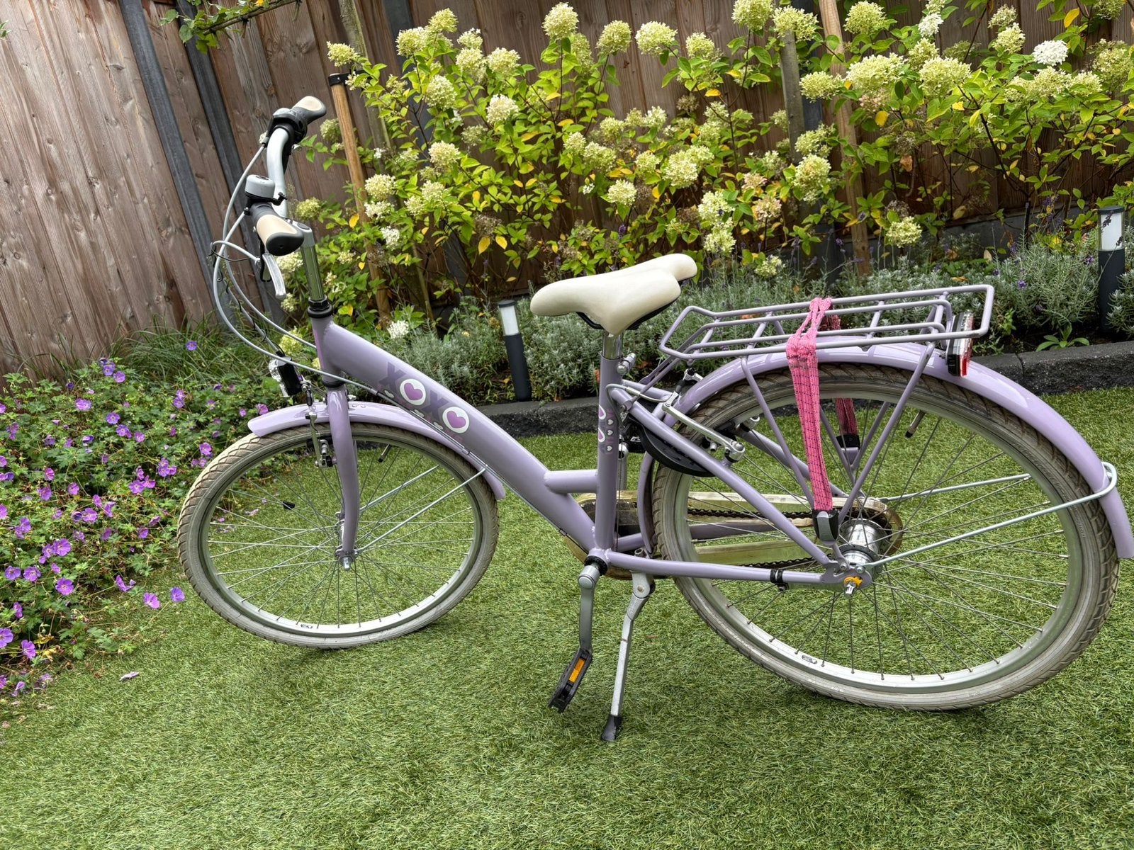 Leuke paarse kinderfiets met bagagedrager, Terugtraprem, Gebruikt, Versnellingen, Minder dan 47 cm