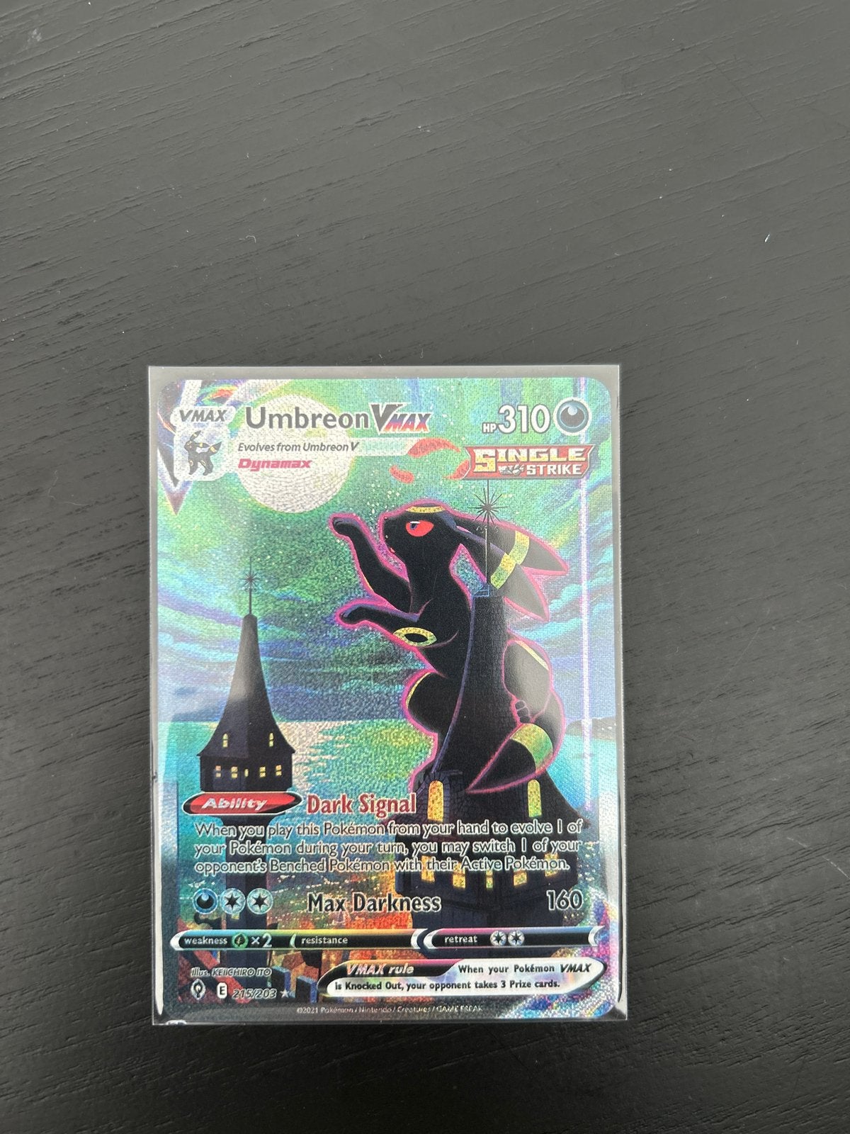 Umbreon VMAX Pokémon Kaart - Zeldzaam en Glanzend, Hobby en Vrije tijd, Verzamelkaartspellen | Pokémon, Ophalen of Verzenden, Zo goed als nieuw