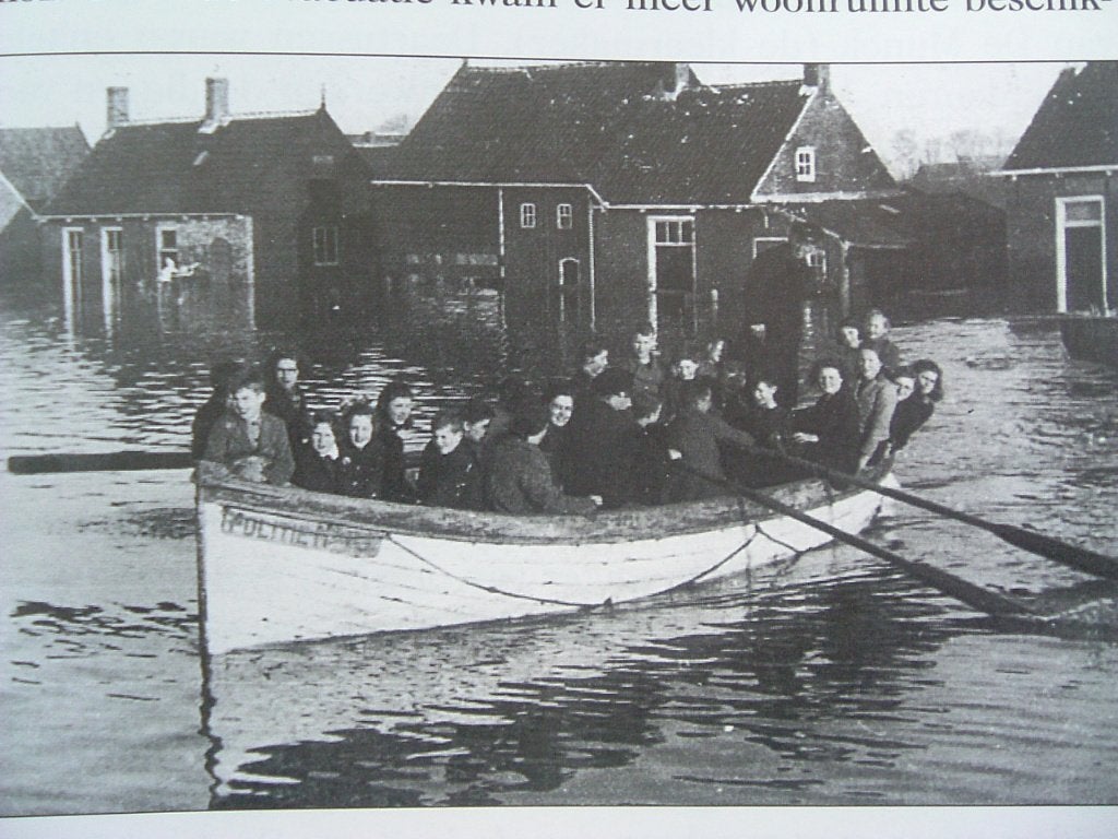 Serooskerke vertelt ..., herinneringen aan 1944., Ophalen of Verzenden, R. Aarnoutse, 20e eeuw of later, Gelezen