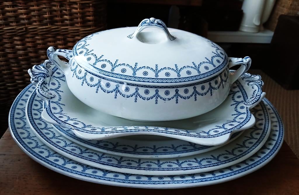 Antiek servies Cauldon BWM&co Harcourt Engeland blauw wit, Antiek en Kunst, Antiek | Servies los, Ophalen