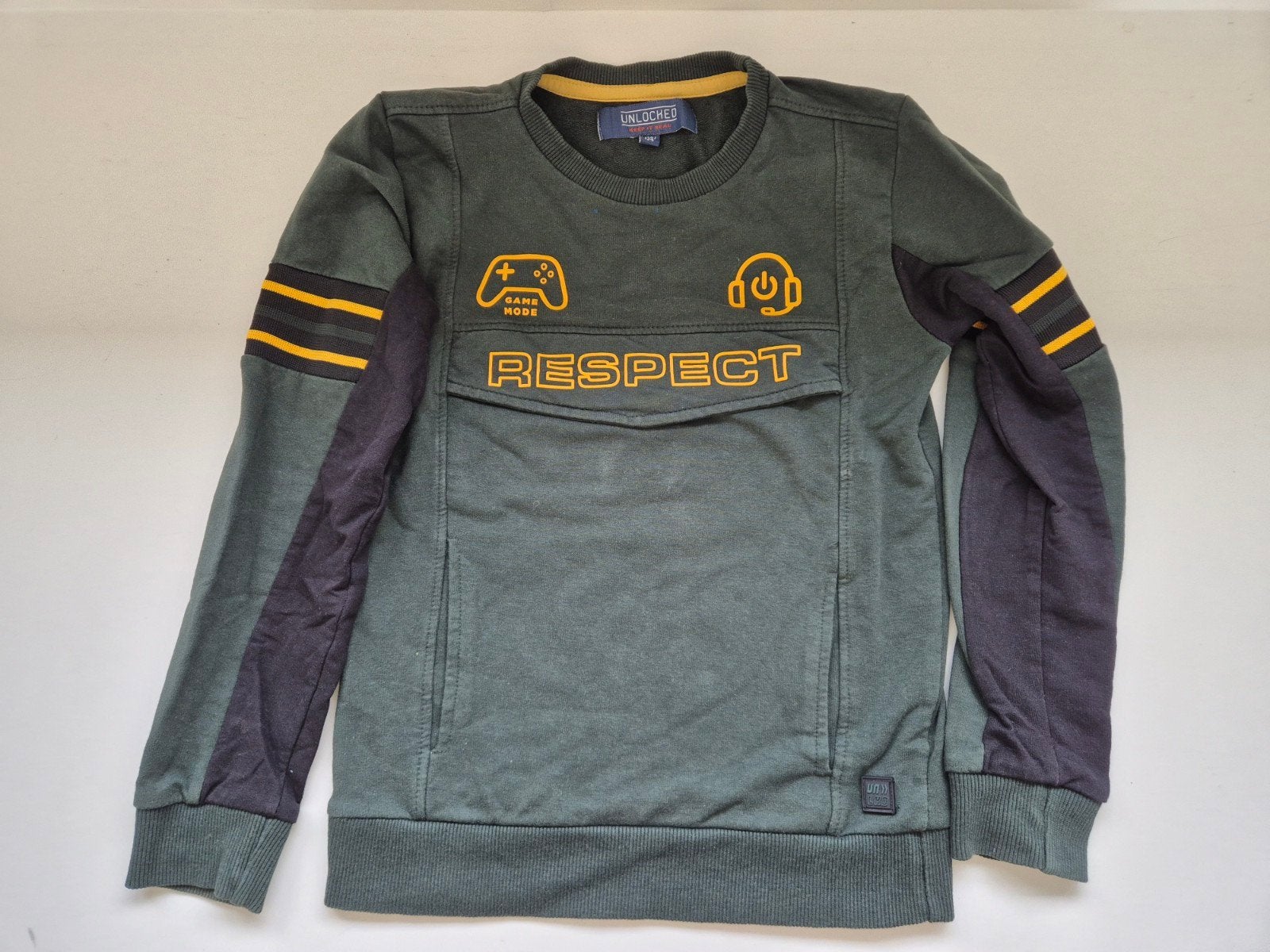 Stoere Unlocked trui maat 128/134, Kinderen en Baby's, Kinderkleding | Maat 134, Gebruikt, Trui of Vest, Ophalen of Verzenden