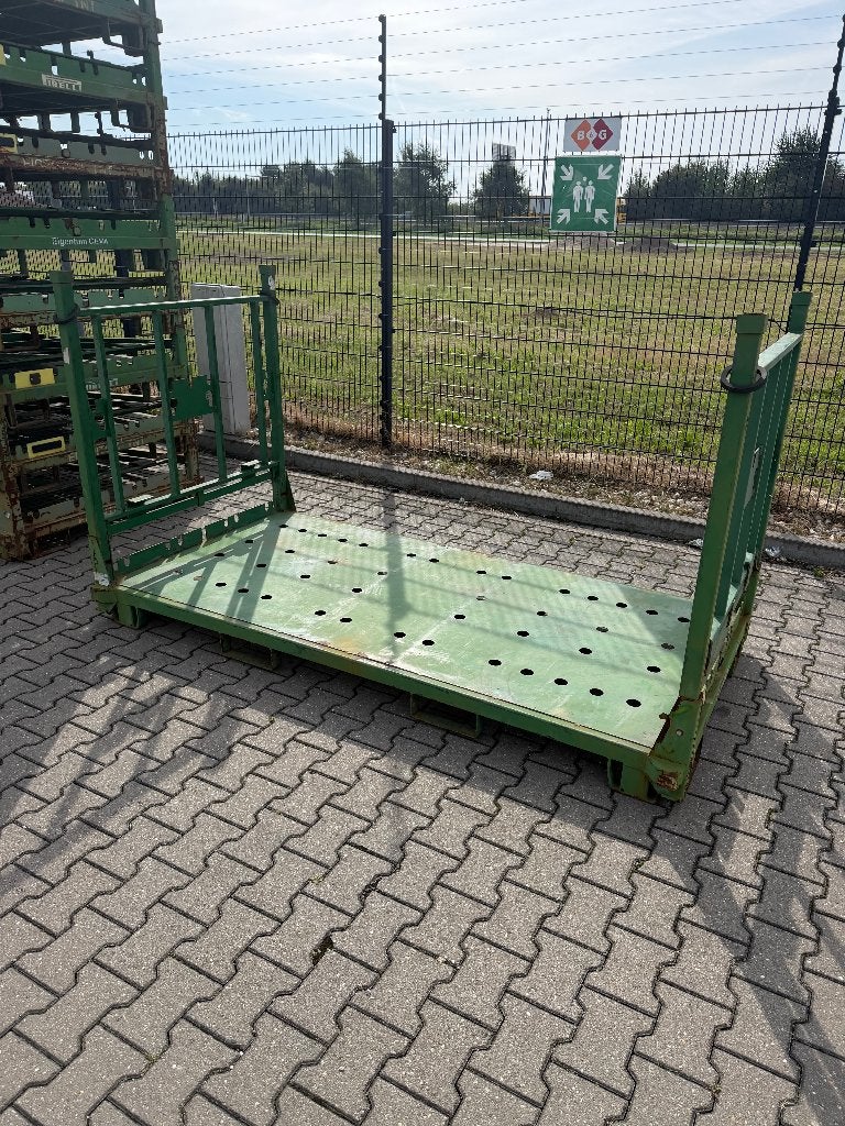 Stevige groene metalen transportbak/pallet, Auto-onderdelen, Gebruikt, Band(en), Zomerbanden, Ophalen
