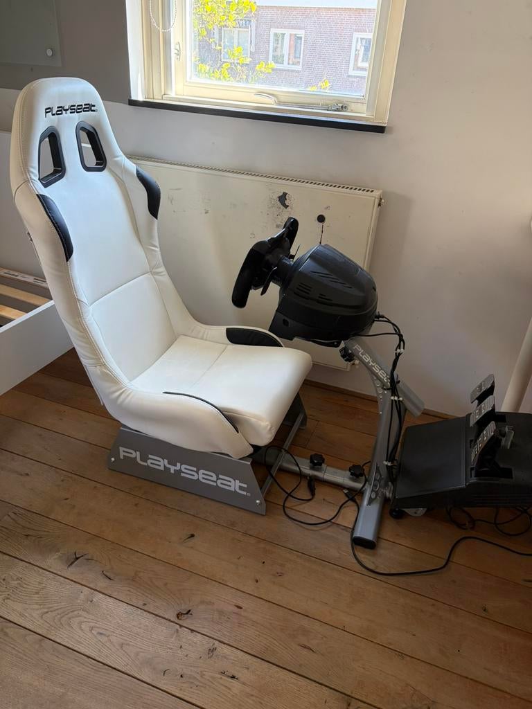 Playseat met Trustmaster F1 stuur en pedalen, Spelcomputers en Games, Spelcomputers | Sony PlayStation Consoles | Accessoires