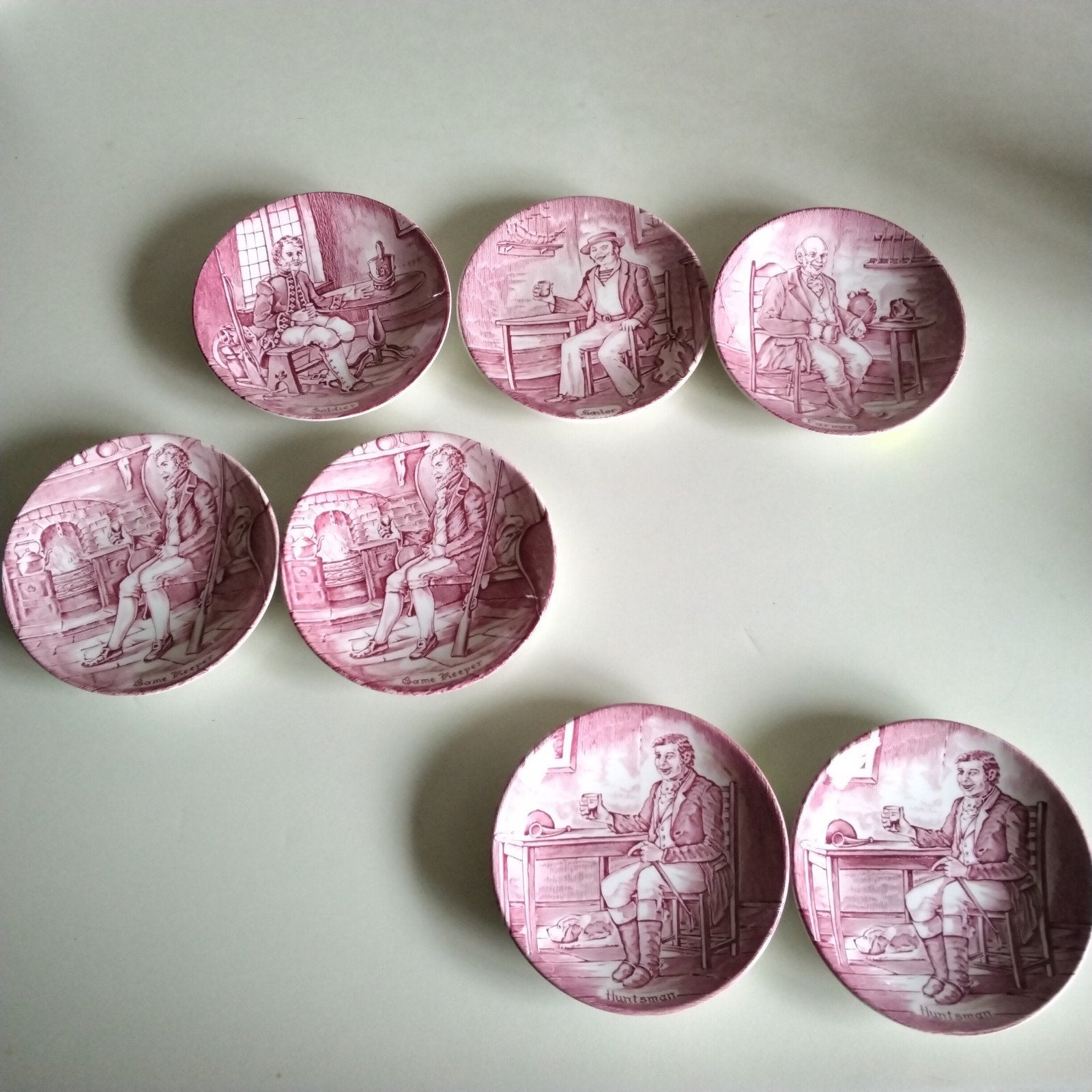 Wedgwood  7 rode petitfours, Ophalen of Verzenden, Porselein