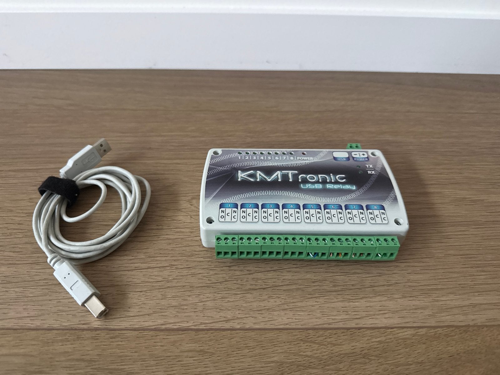 KMtronic USB Relay Controller U8CR met USB-kabel, Ophalen of Verzenden, Zo goed als nieuw