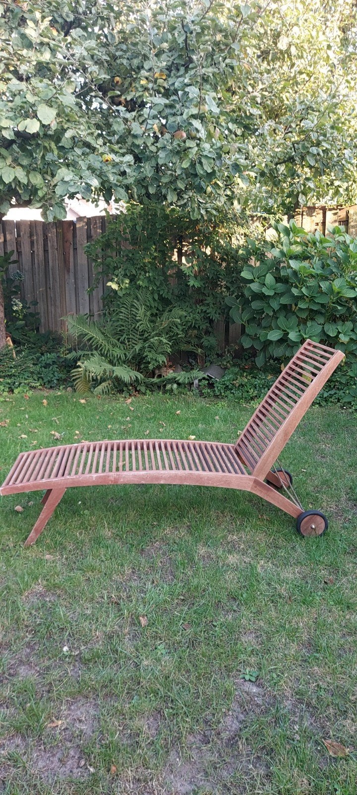 Teakhouten ligbed met wieltjes, Tuin en Terras, Ophalen of Verzenden, Gebruikt, Teakhout, Verrijdbaar