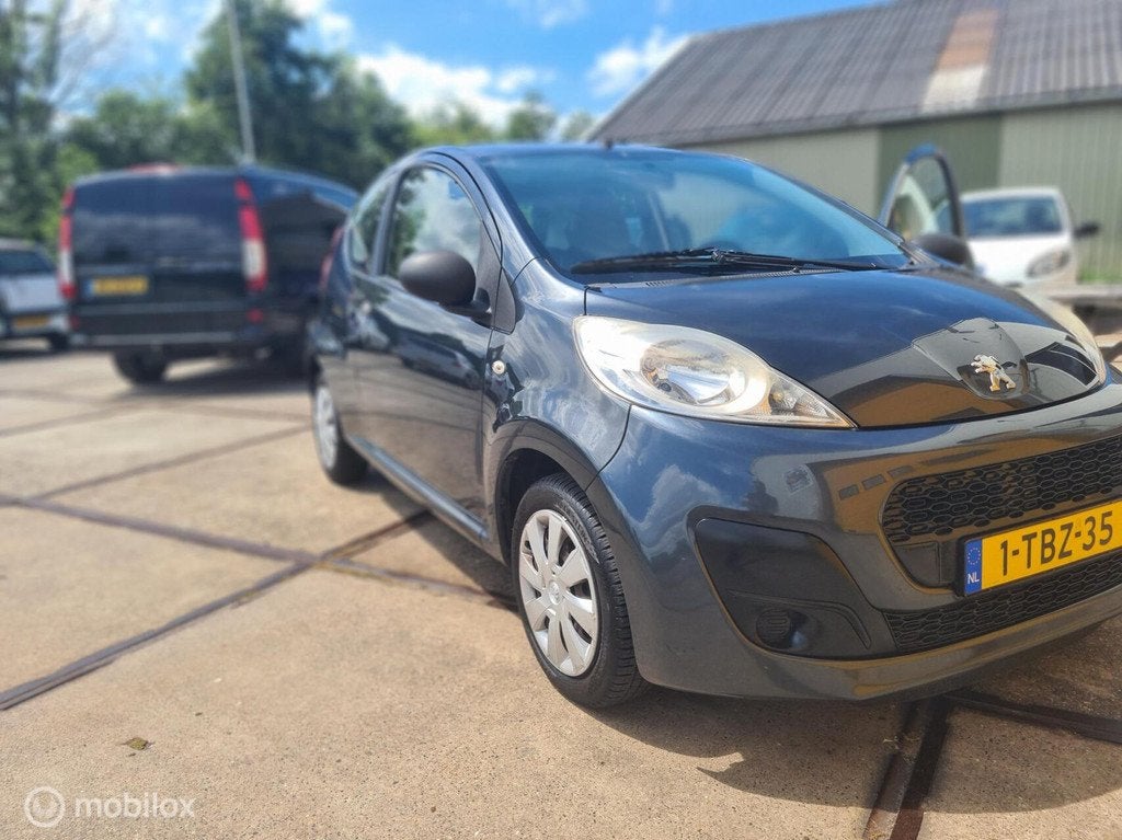 Peugeot 107 1.0 Access Bj 2014 ...Airco..Apk 29=6-2027, Auto's, Peugeot, Euro 5, Gebruikt, 4 stoelen, Origineel Nederlands