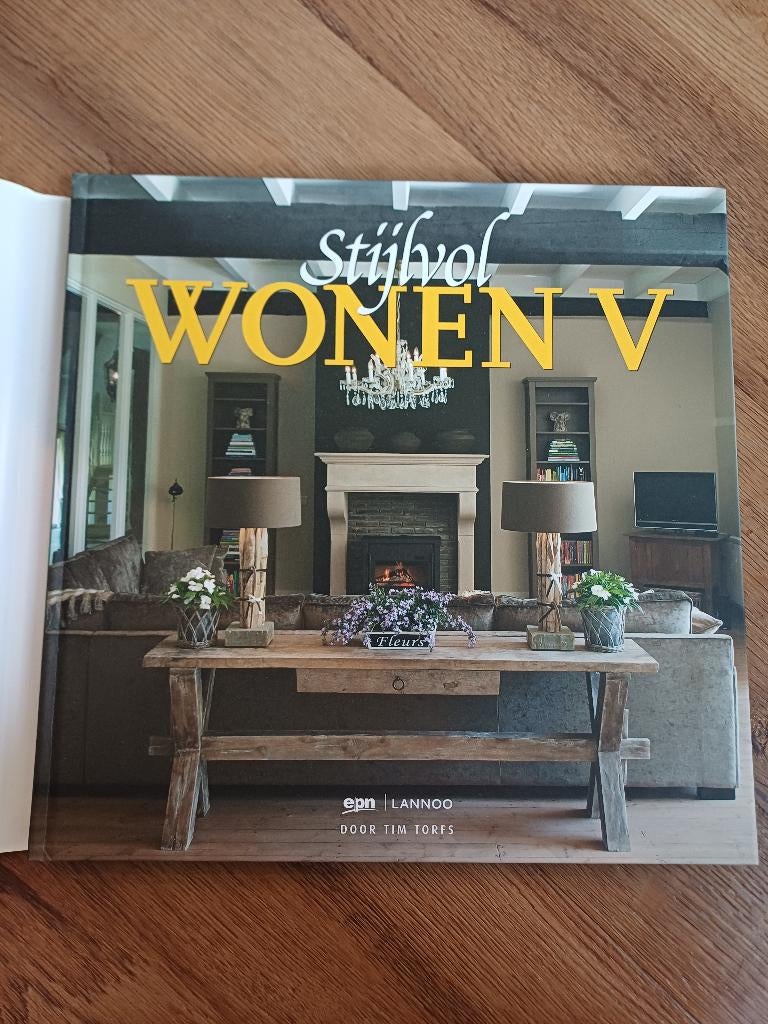 Boek Wonen landelijke stijl Stijlvol wonen V, Boeken, Tijdschriften en Kranten, Ophalen, Zo goed als nieuw, Overige typen