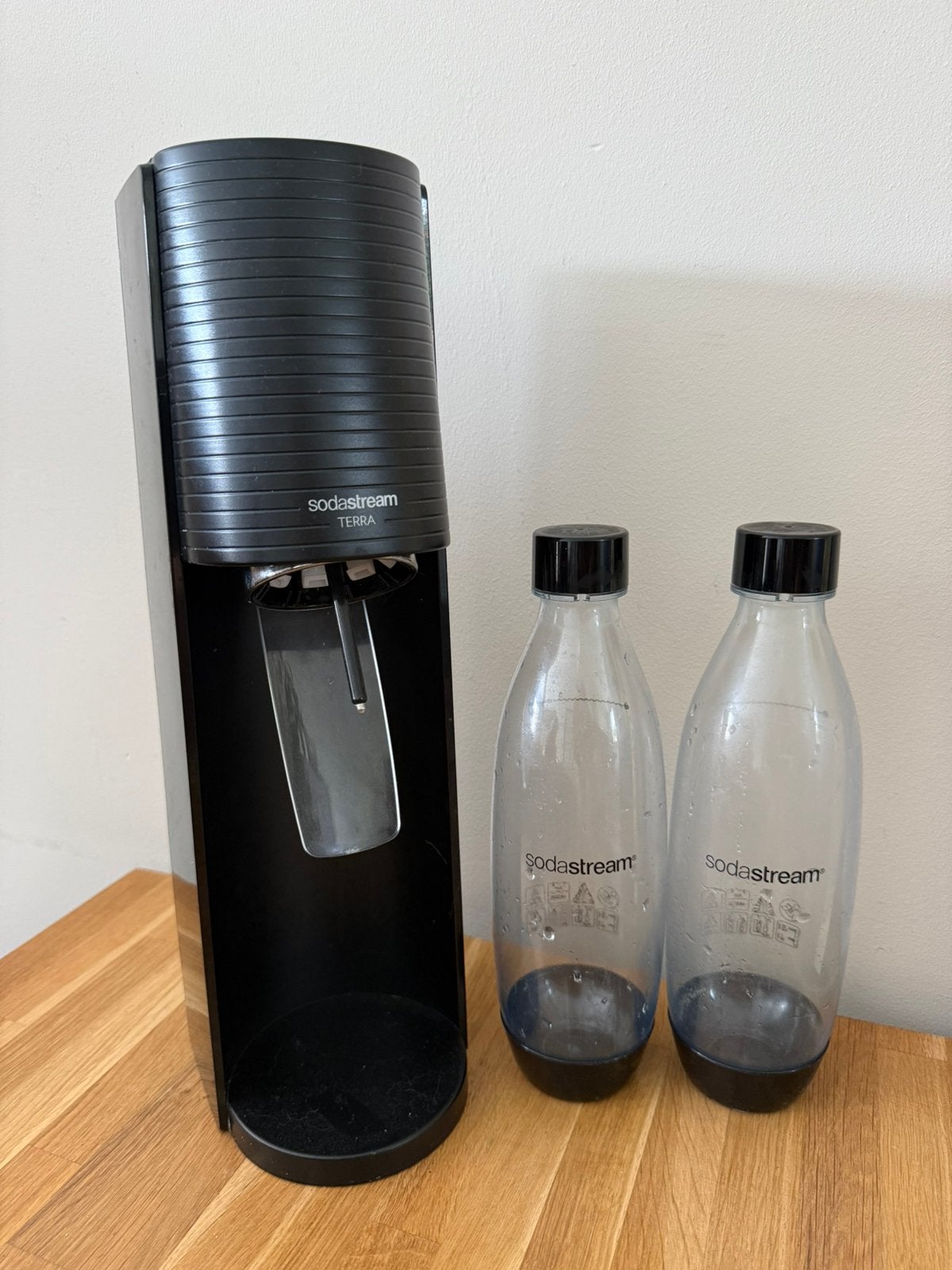Soda stream incl 2 plastic flessen, Witgoed en Apparatuur, Ophalen, Zo goed als nieuw