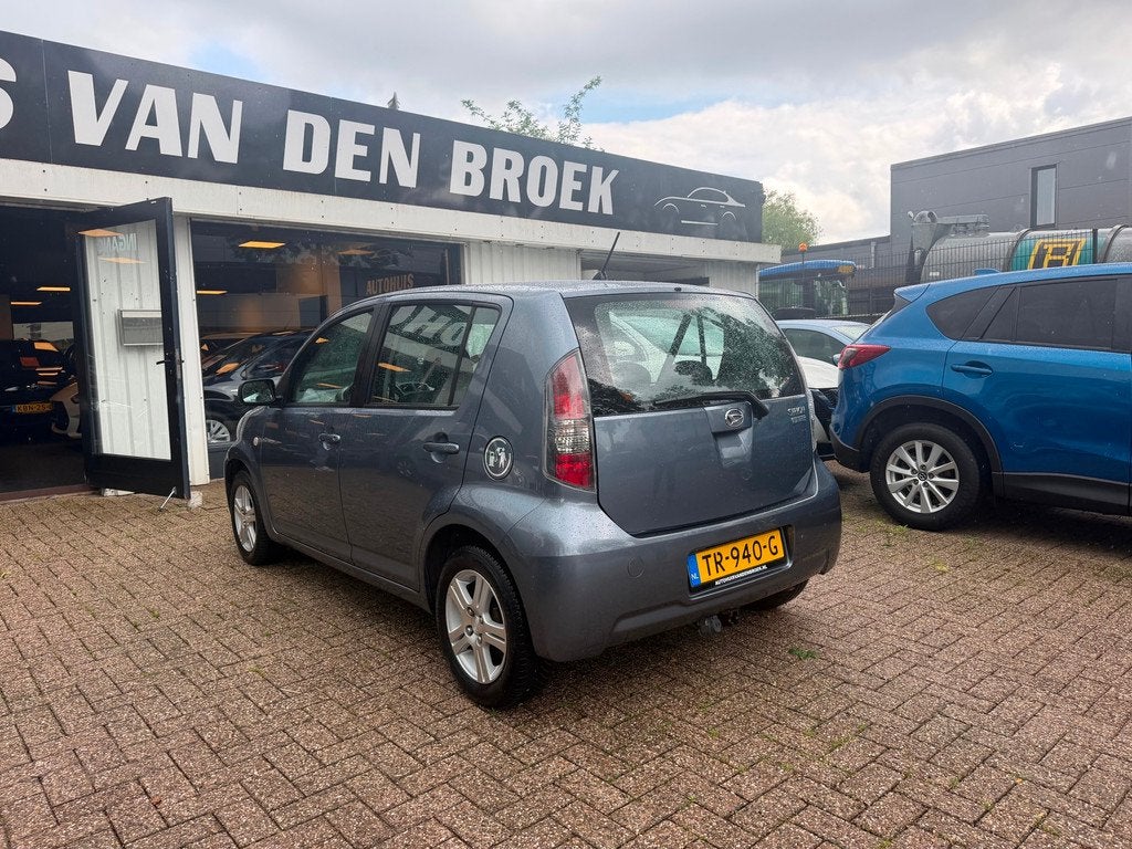 Daihatsu Sirion 2 1.3-16V Comfort|MOMO|Airco|Trekhaak|Lmv|El, Auto's, Daihatsu, Voorwielaandrijving, Stof, Gebruikt, 4 cilinders