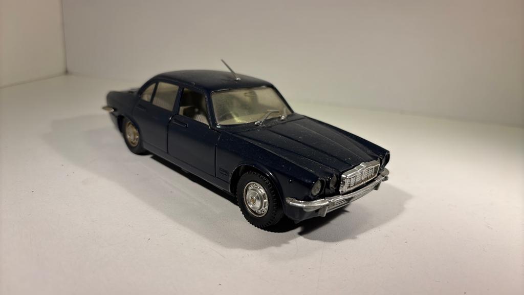 Jaguar xj4.2 saloon polistil 1.25