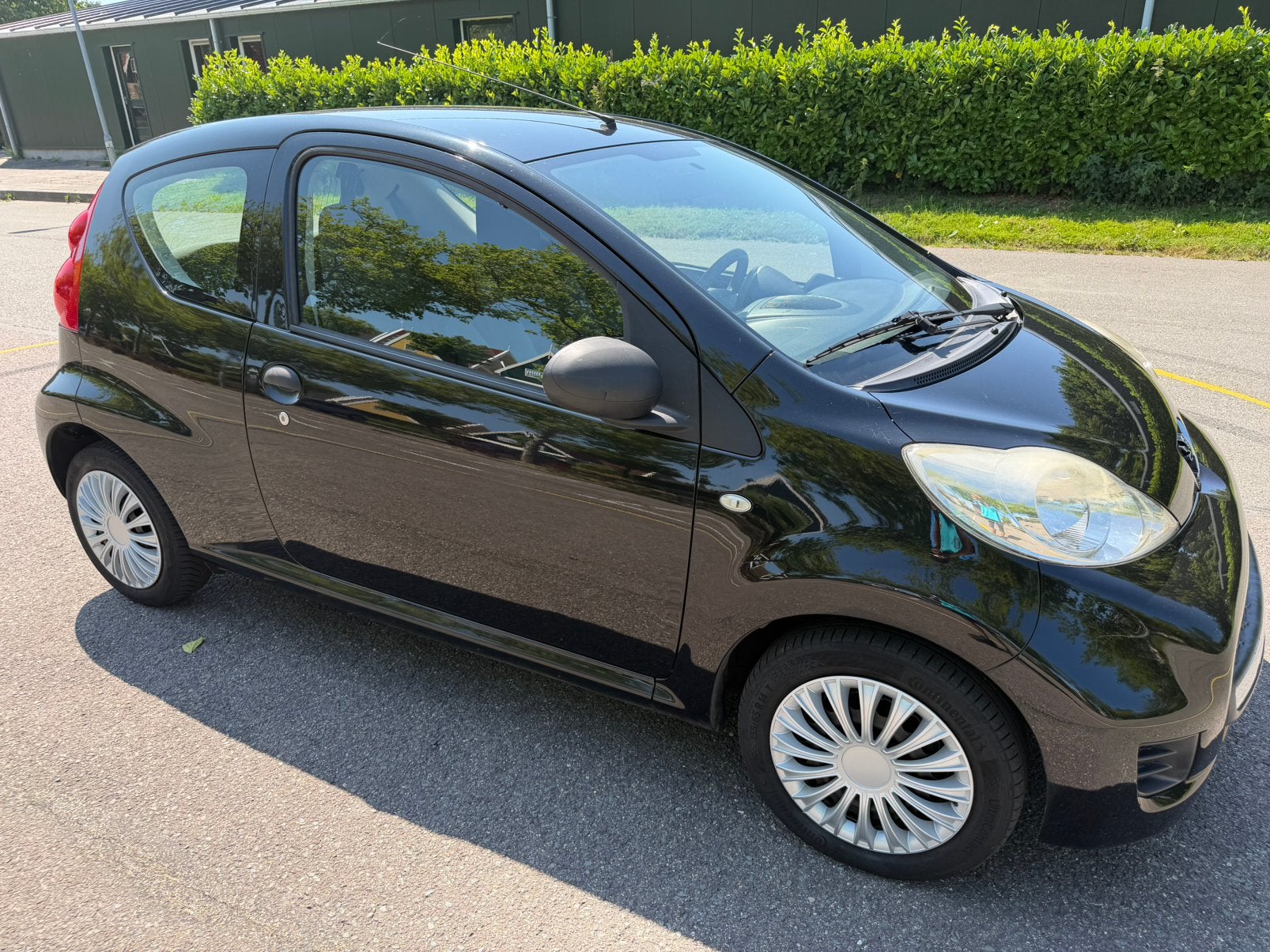 Peugeot 107 1.0 12V E-vti 68PK 3DR 2011 Zwart, Auto's, Peugeot, Voorwielaandrijving, 4 stoelen, Origineel Nederlands, Handgeschakeld