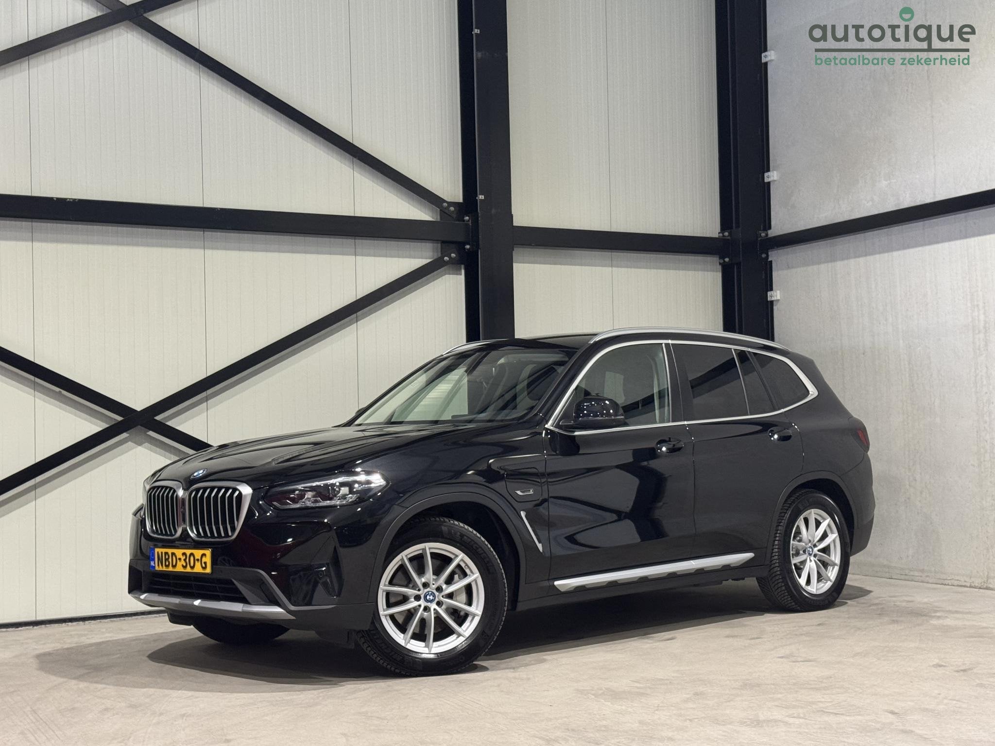 BMW X3 xDrive30e Business | navi | leder | led |