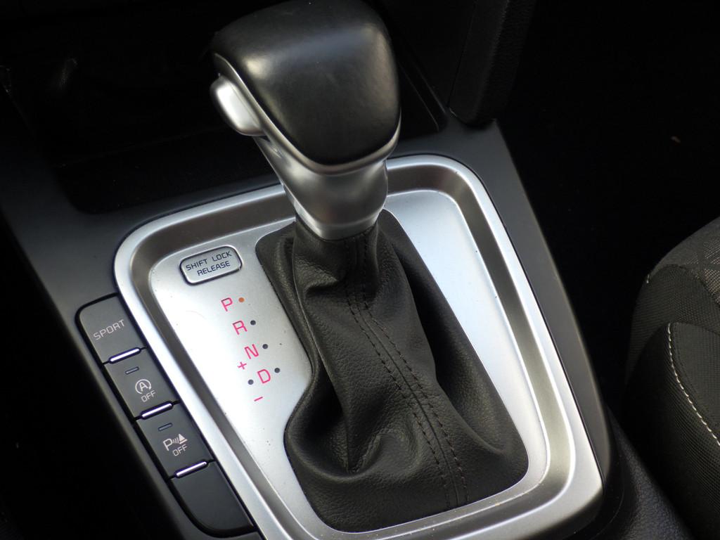 Kia Ceed 1.4 T-GDi Automaat DynamicPlusLine, Camera, Cruise, Stof, 4 cilinders, Lichtsensor, Bedrijf