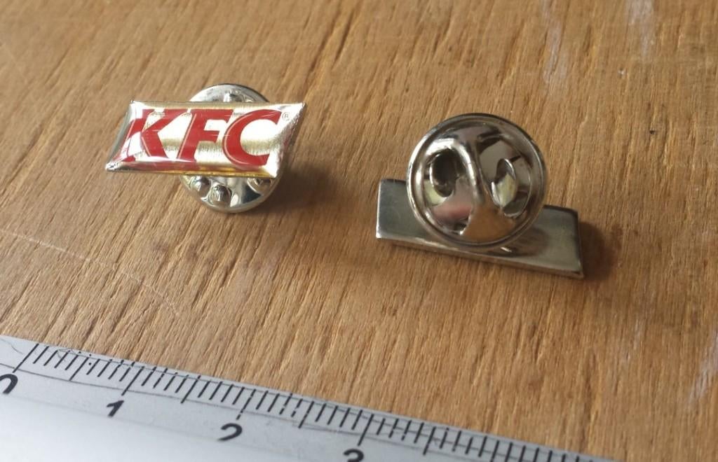 Nieuwe originele KFC pin – limited, roestvrij staal, Verzamelen, Speldjes, Pins en Buttons, Ophalen of Verzenden, Nieuw, Merk