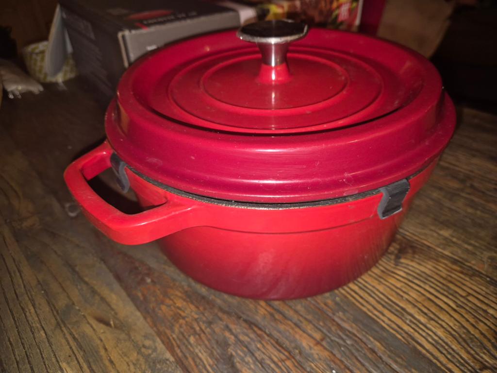 Rode gietijzeren Dutch Oven -  nieuw, Kookpan of Snelkookpan, Gietijzer, Nieuw, Ophalen of Verzenden
