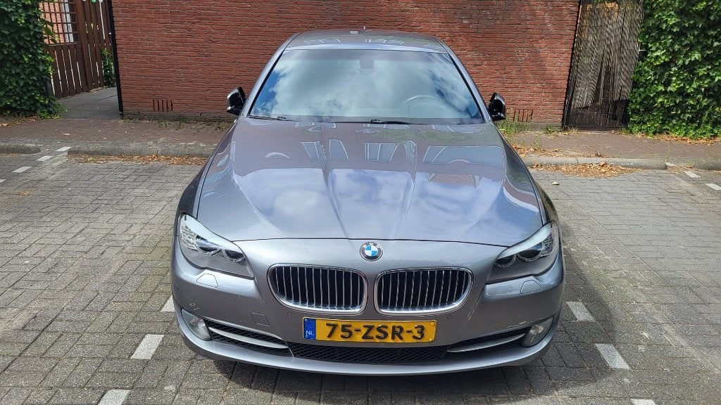 BMW 5-Serie 520i 184pk Aut. 2013 Grijs, Zwart, 4 cilinders, 2000 kg, Particulier