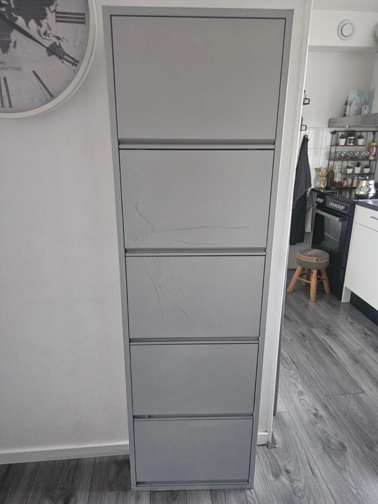 Grijze schoenenkast met 5 vakken - Gebruikt maar functioneel, Huis en Inrichting, Kasten | Schoenenkasten, Ophalen of Verzenden